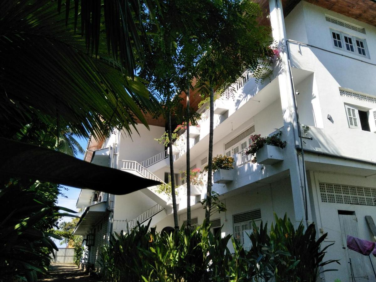 Hikkaduwa Blue Ocean Hotel Exteriör bild